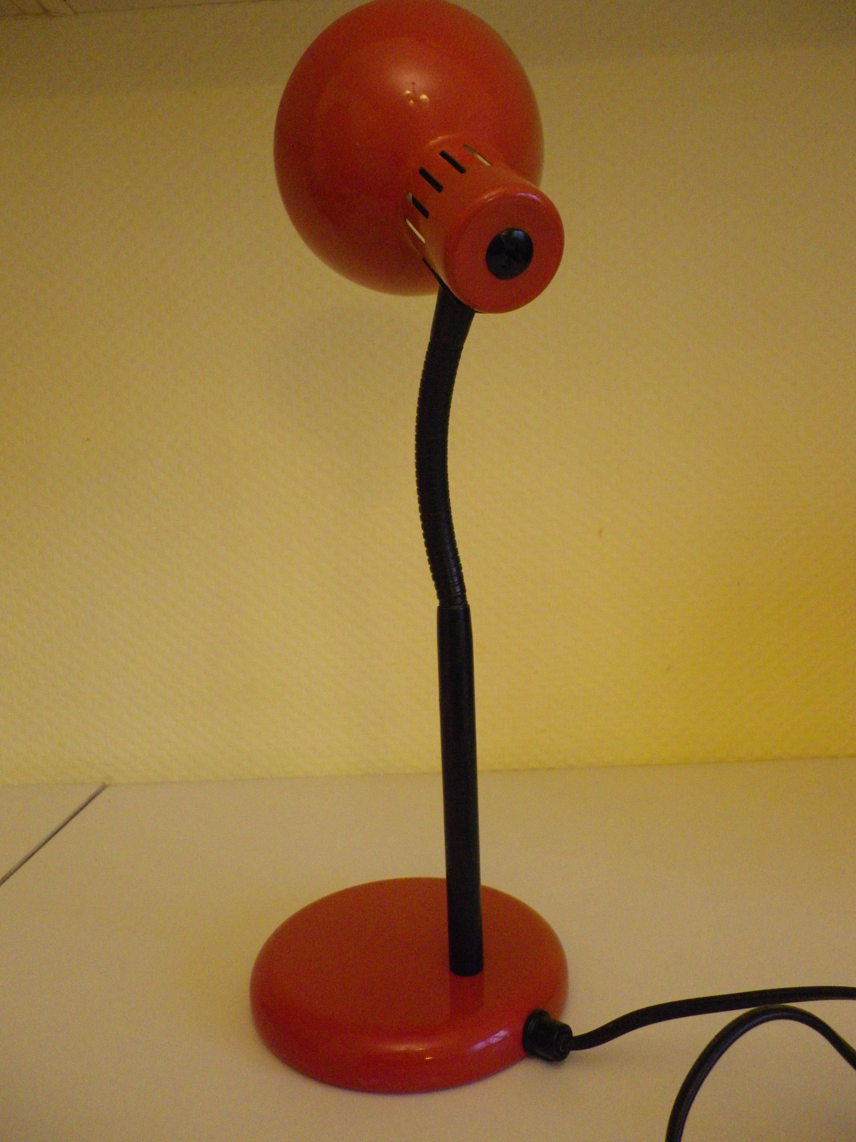 Vintage enamelled table lamp from the 70s