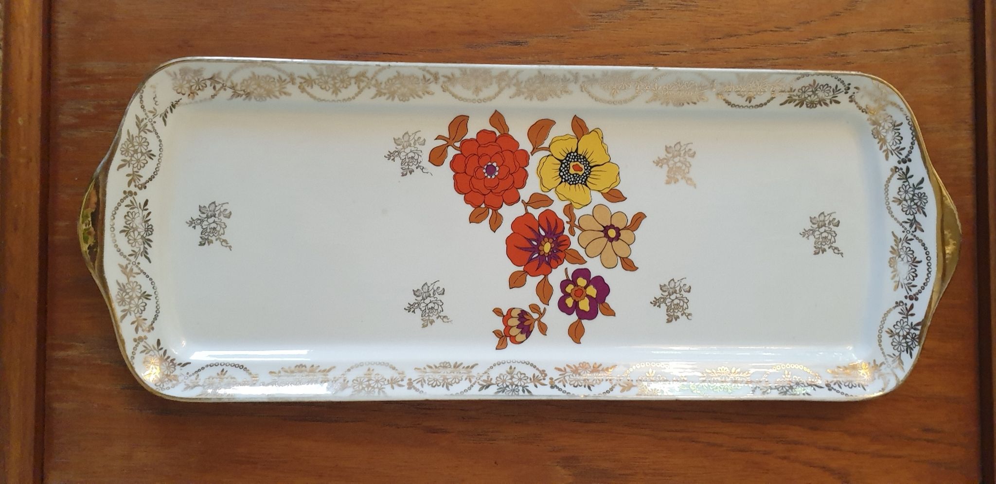 Cake dish