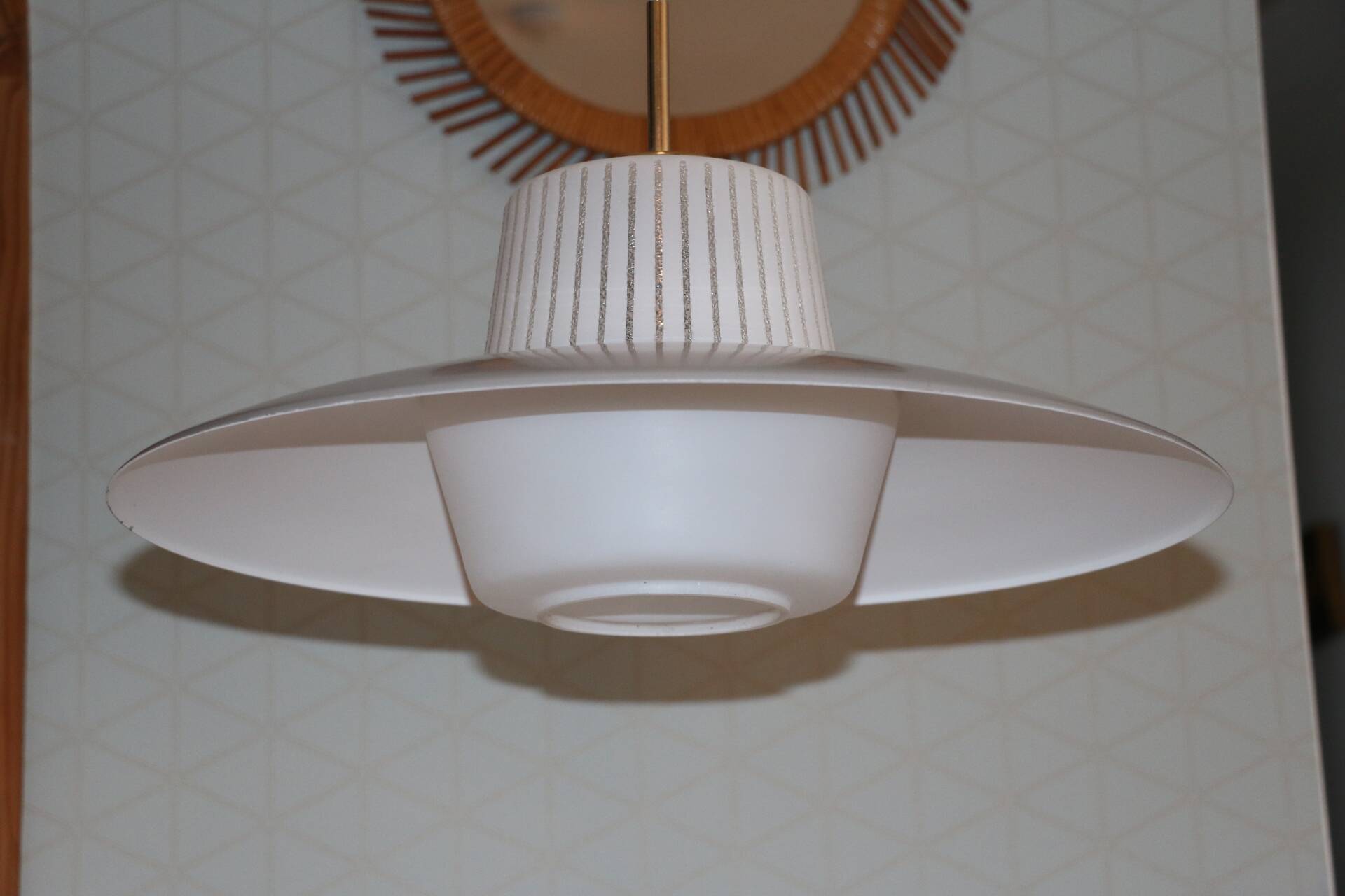 Opaline suspension lacquered steel and brass