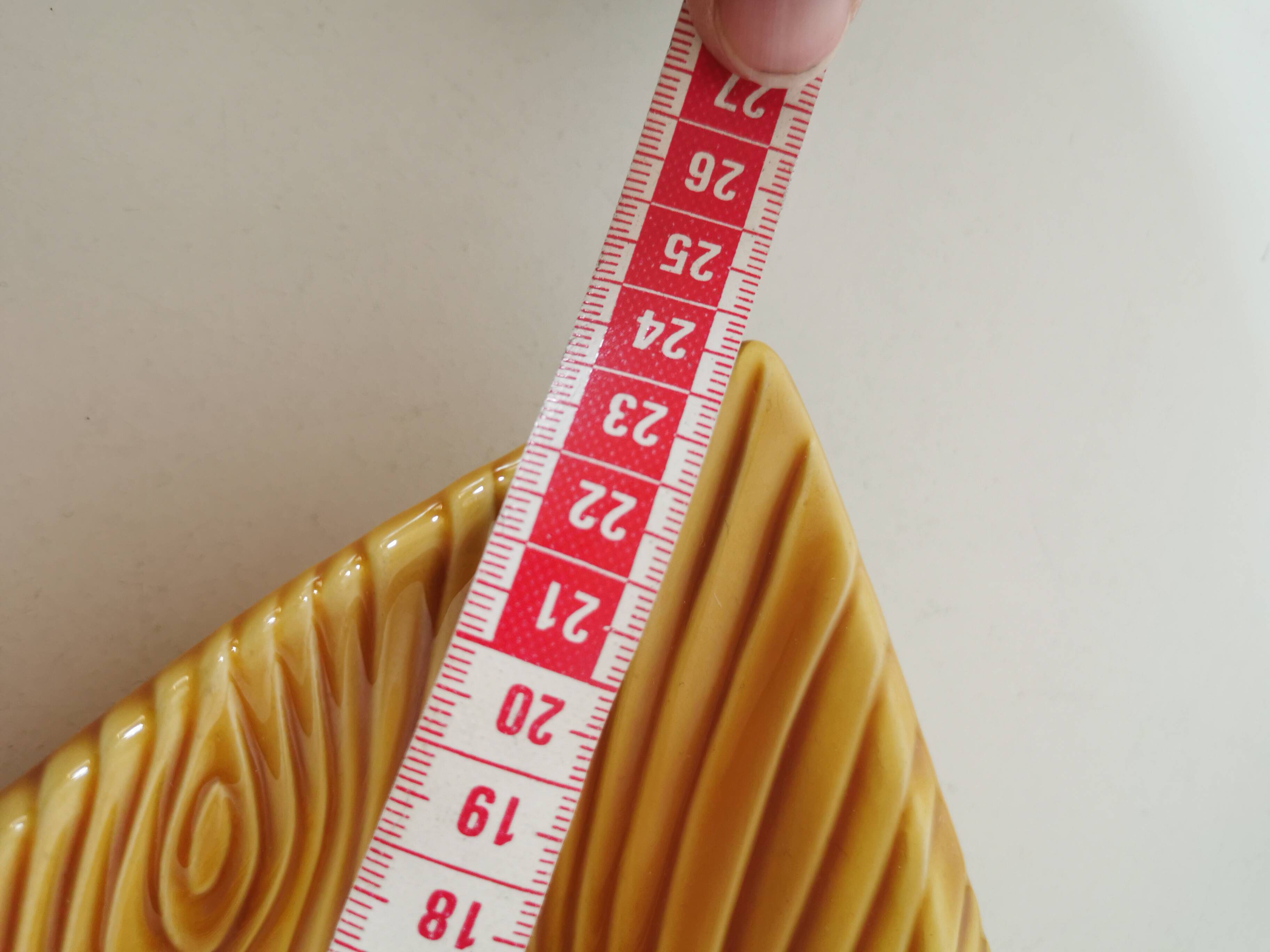 Vallauris yellow wood effect slip pocket emptier