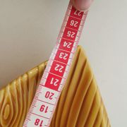 Vide poche en barbotine jaune effet bois Vallauris