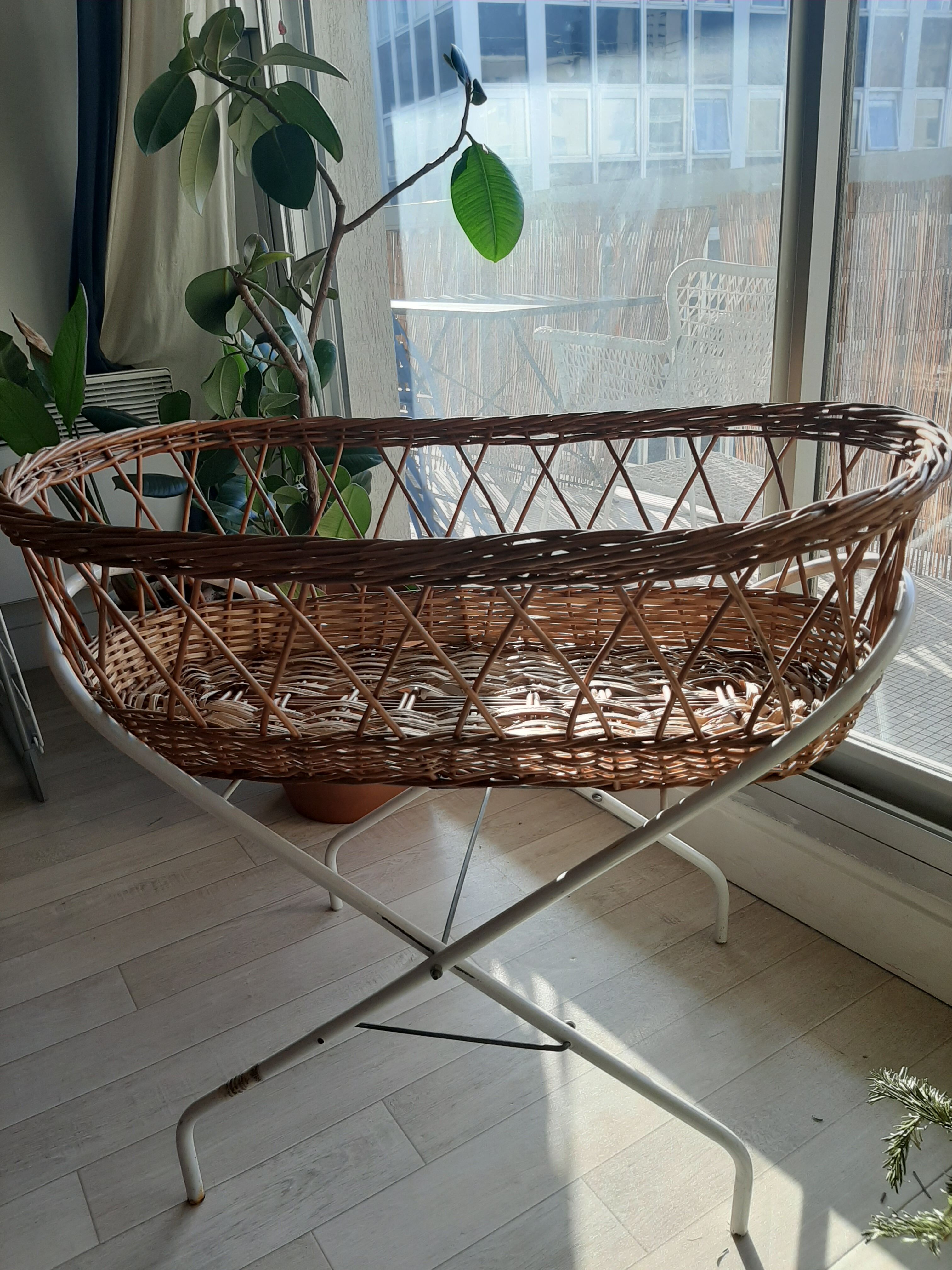Rattan baby bassinet + stand