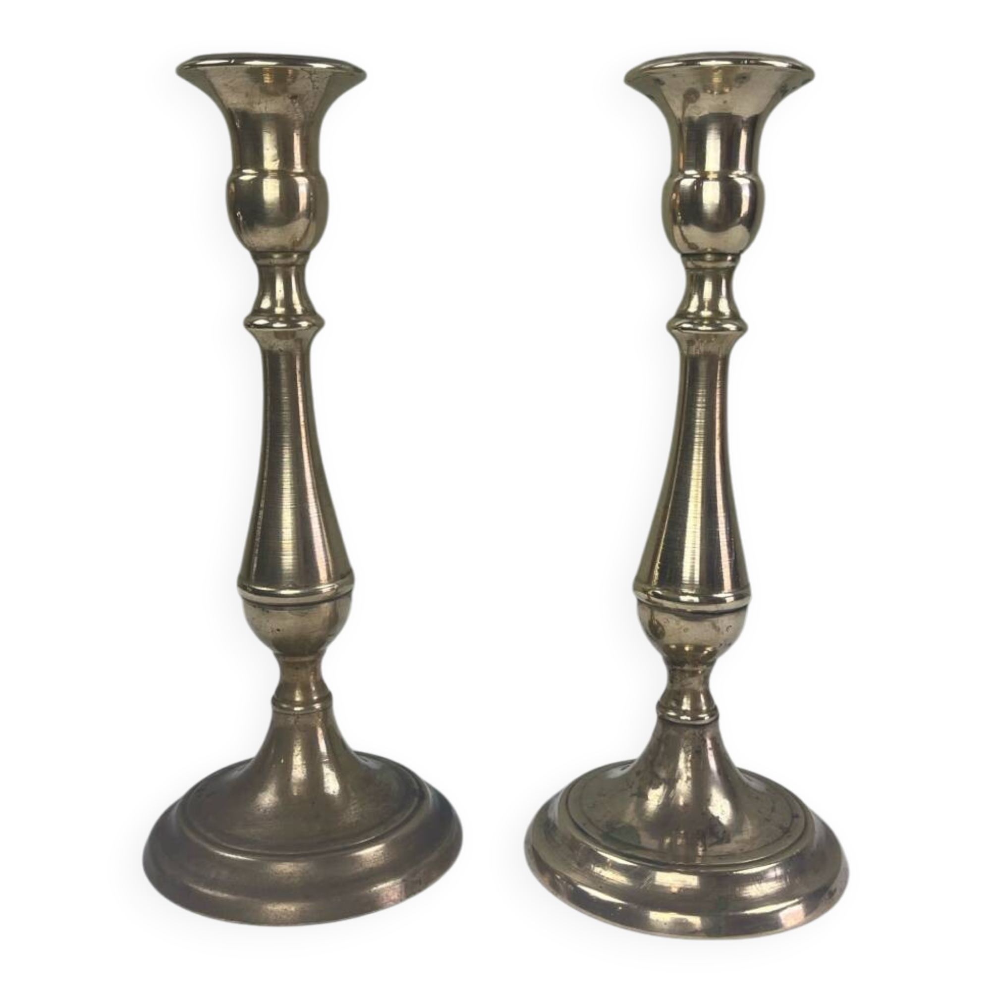 Paire de bougeoirs anciens