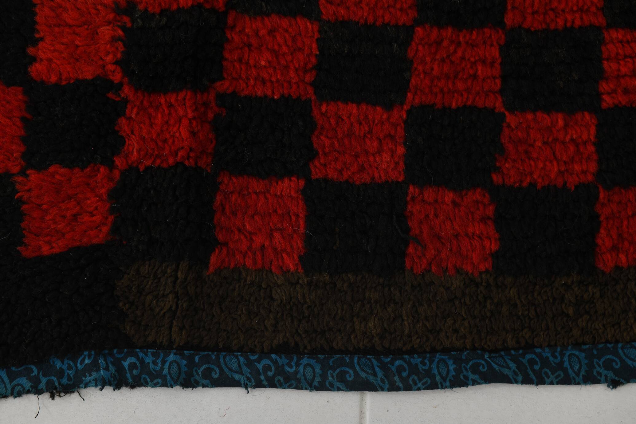 3x6 Red Black Checkered Wool Vintage Rug, 107x180Cm SK 70252