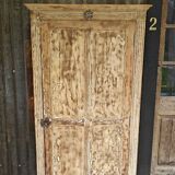 Parisian bonnetière wardrobe