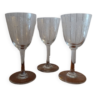 3 verres à vin anciens cristal Baccarat - Modèle gravé Sévigné - Catalogue 1916
