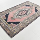 Tapis vintage oriental fait main rose et crème 4x7, 130x225 cm