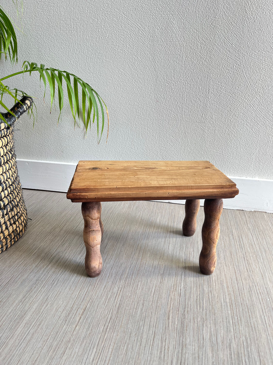 Small bench / wooden stool (bobbin decor) I