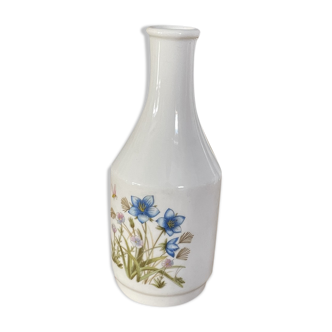 Vase en porcelaine à décor floral