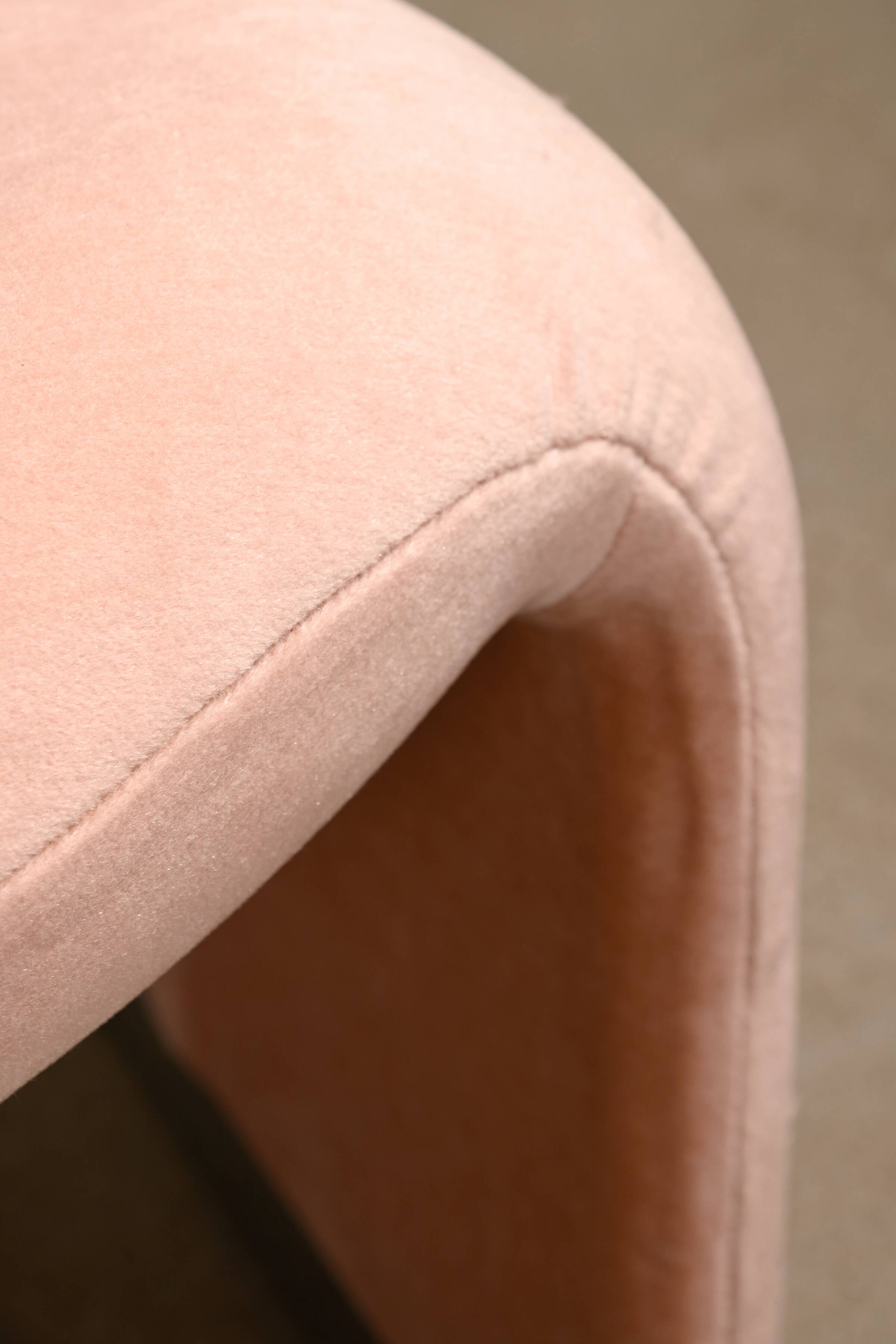 Giancarlo Piretti Alky Lounge Chair in Pink Velvet (Rose Dust) Fabric for Anonima Castelli