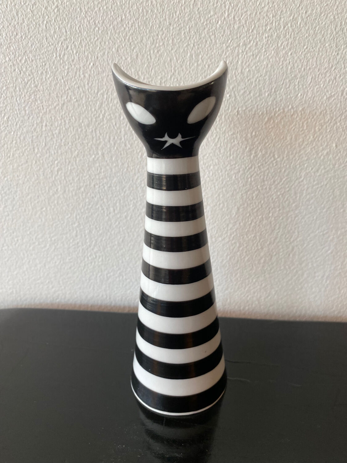 Vase Chat vintage 1960 de Janos Torok pour Zsolnay