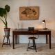 Table antique avec 2 tiroirs en patine