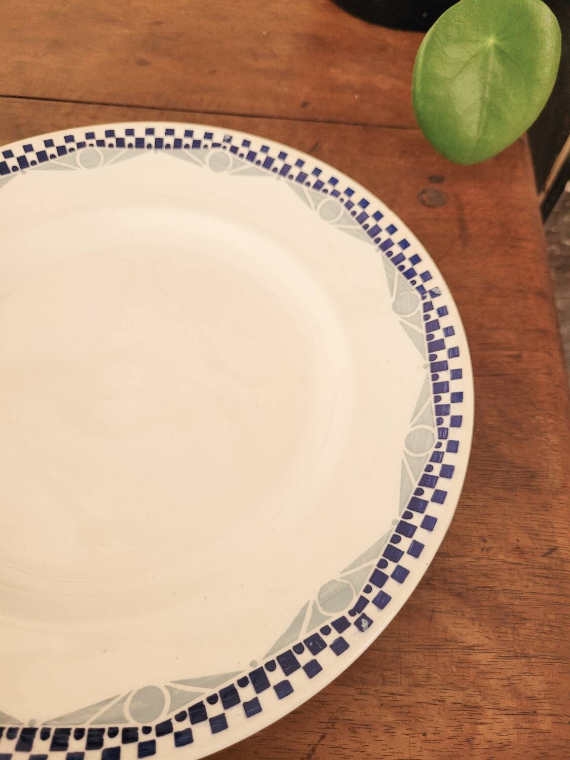 New York Moulin des Loups dinner plate