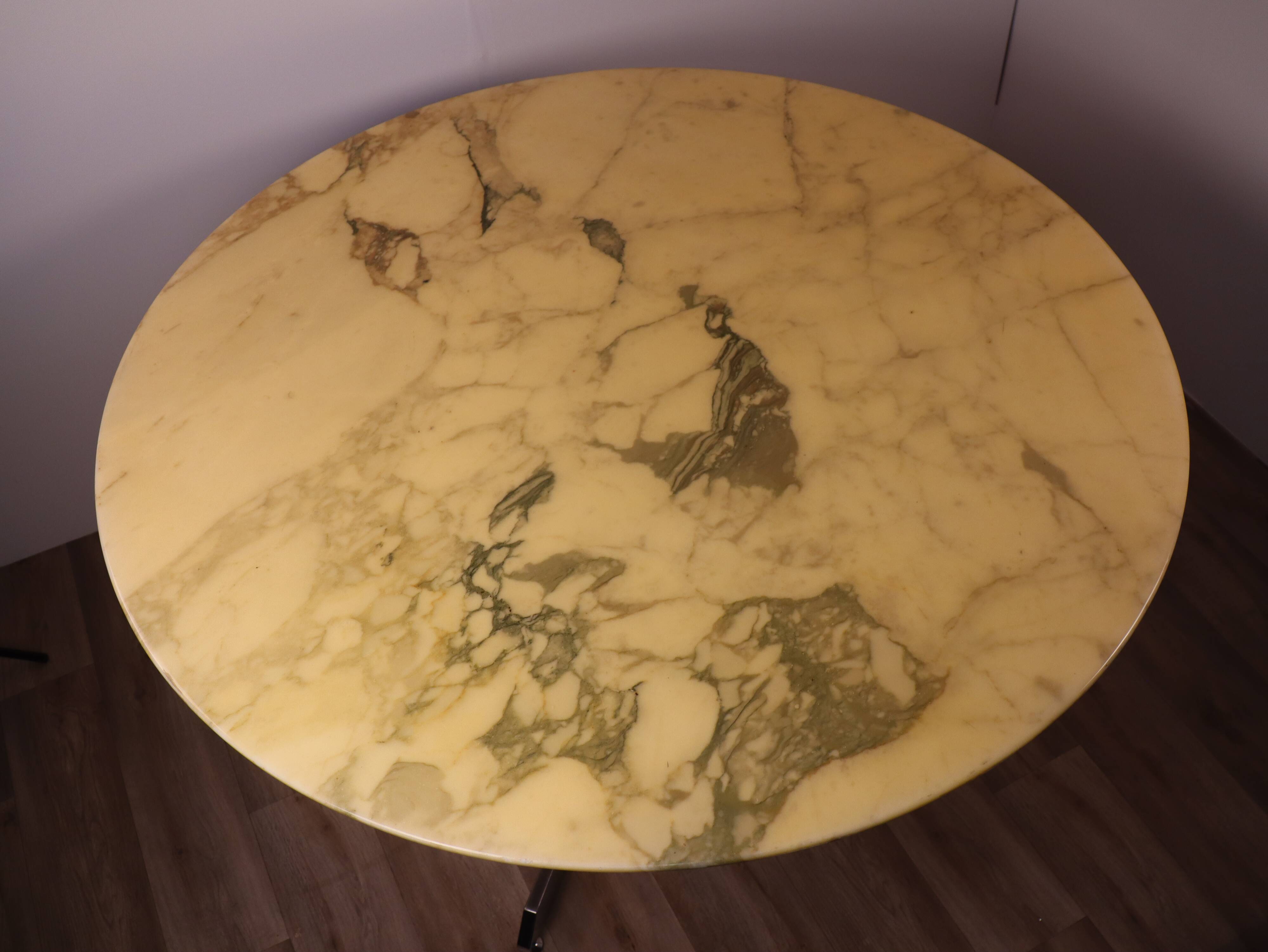 Table de repas Roche Bobois en marbre 1970