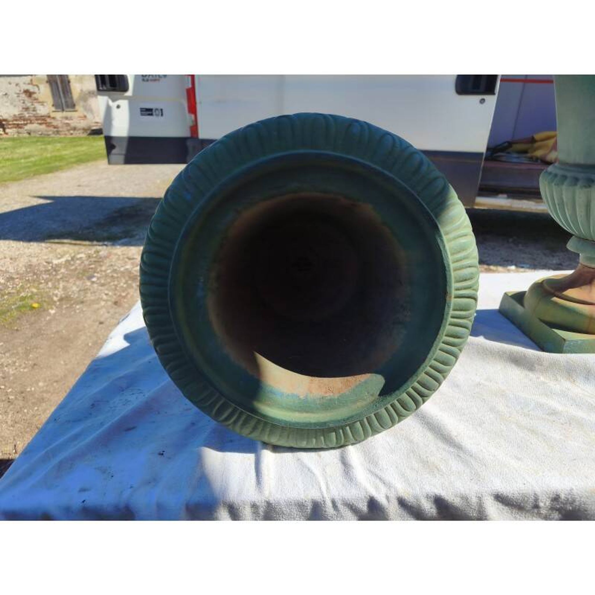 Paire de vases en fonte XIXe siècle Médicis