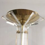 Rare lampadaire de parquet en laiton doré et plexiglass