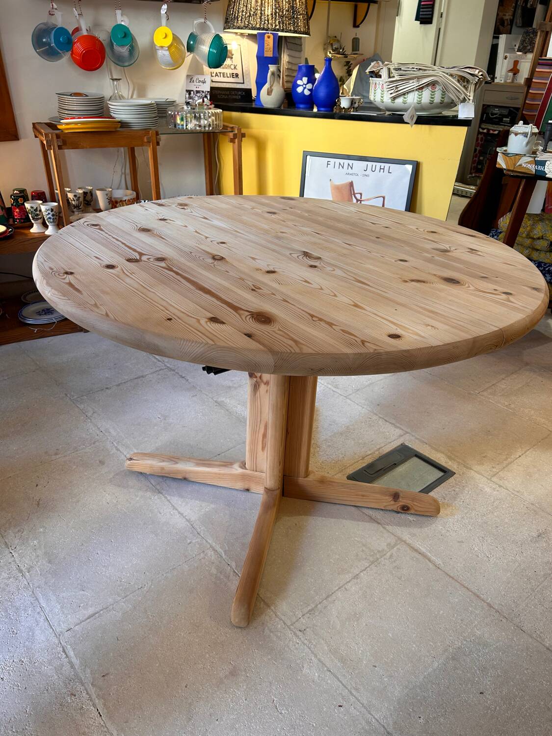 Table ronde scandinave