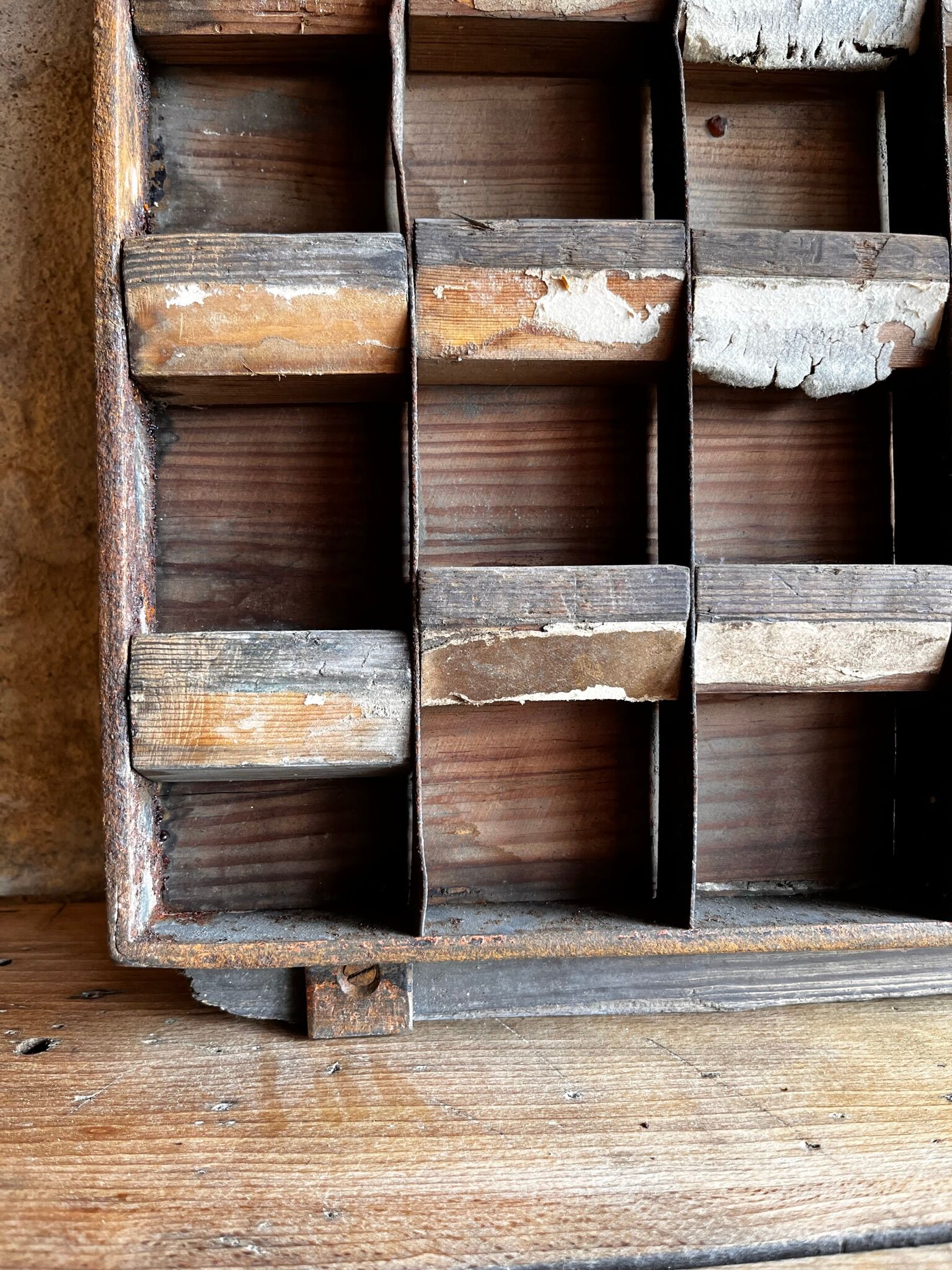 Metal and wood printing locker