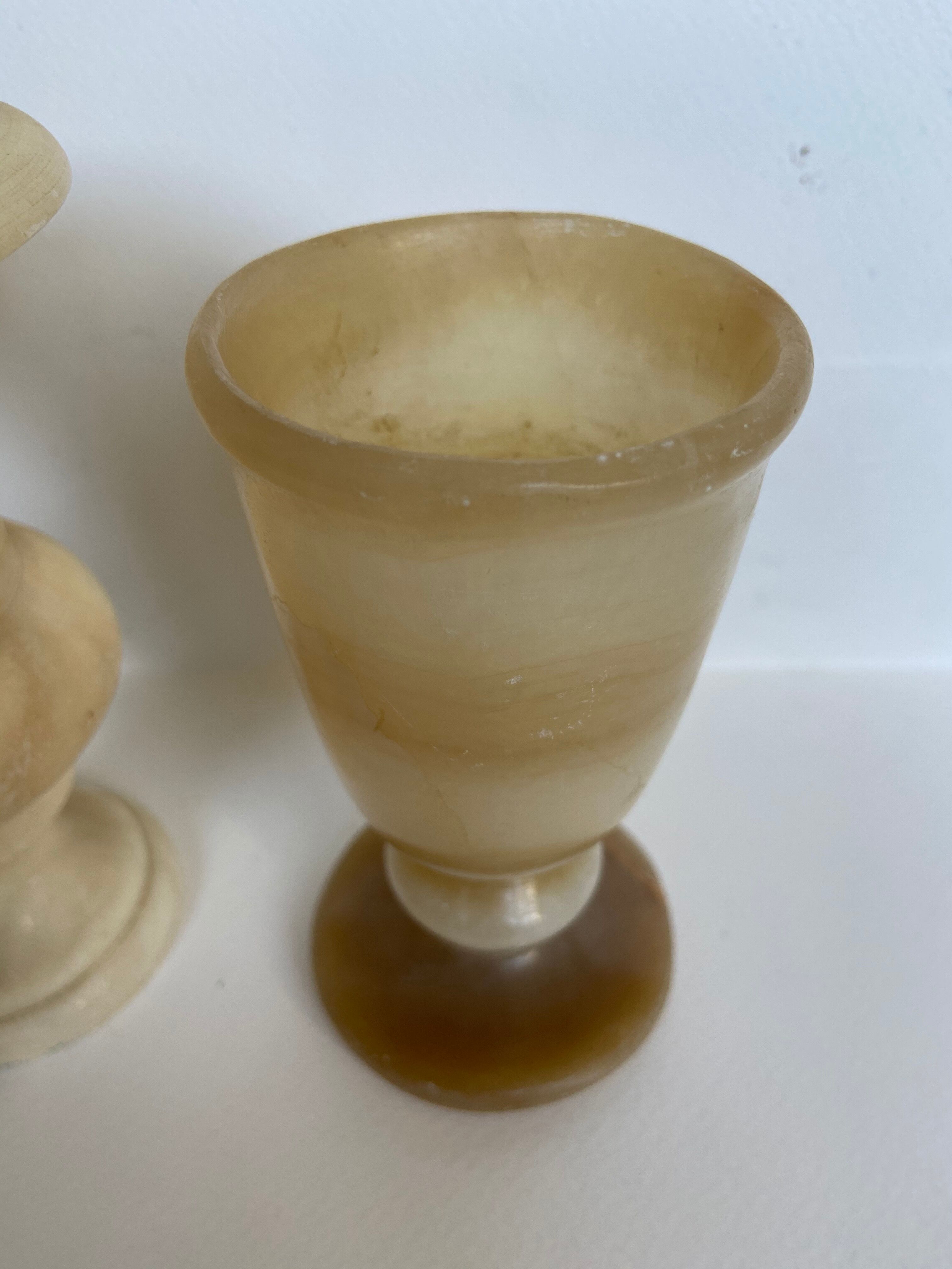 Paire de vases Médicis