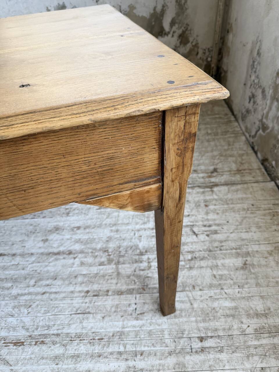 Oak desk with spindle legs, 1950s