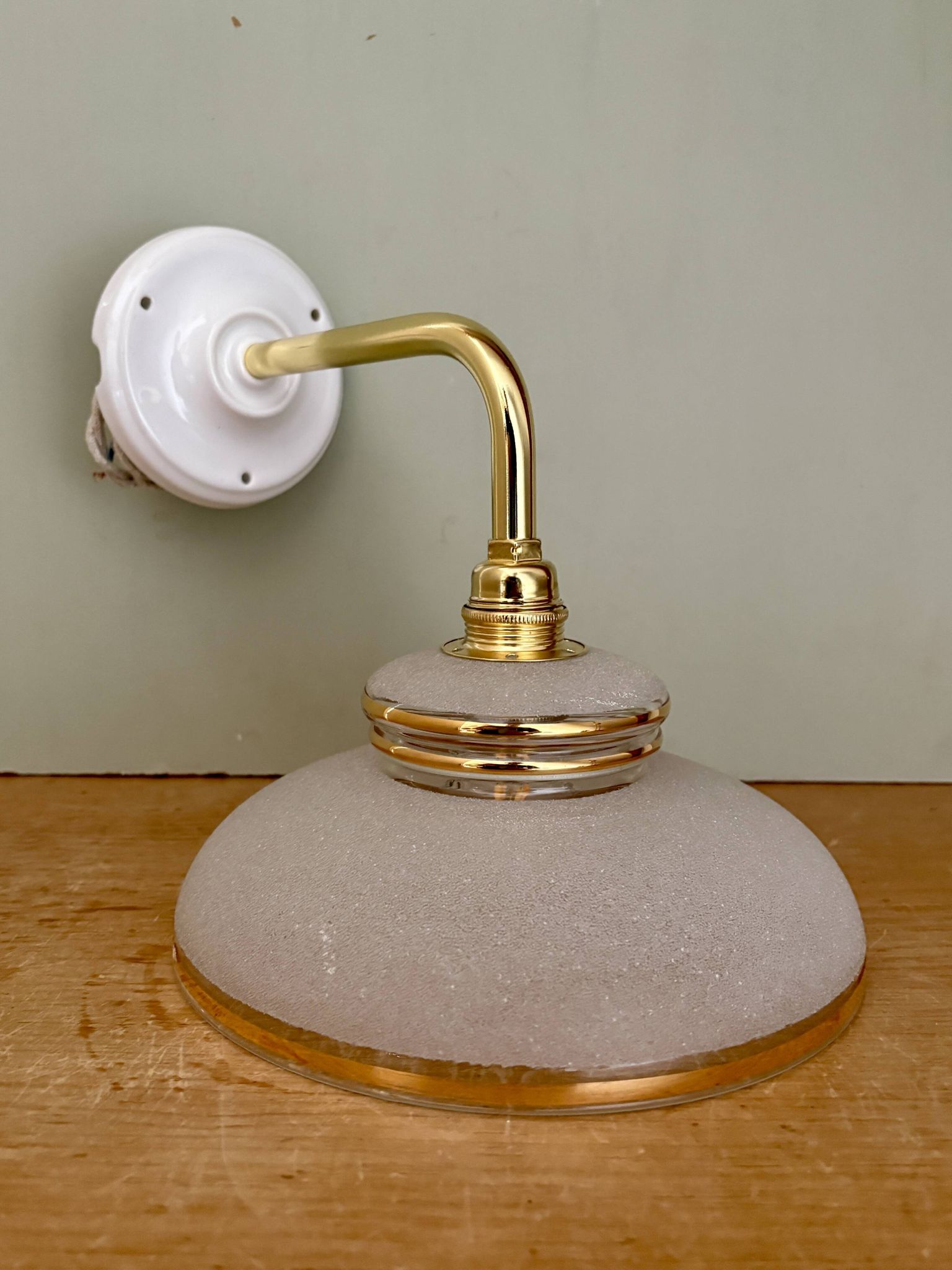 Vintage elbow wall lamp with white and gold granite glass shade