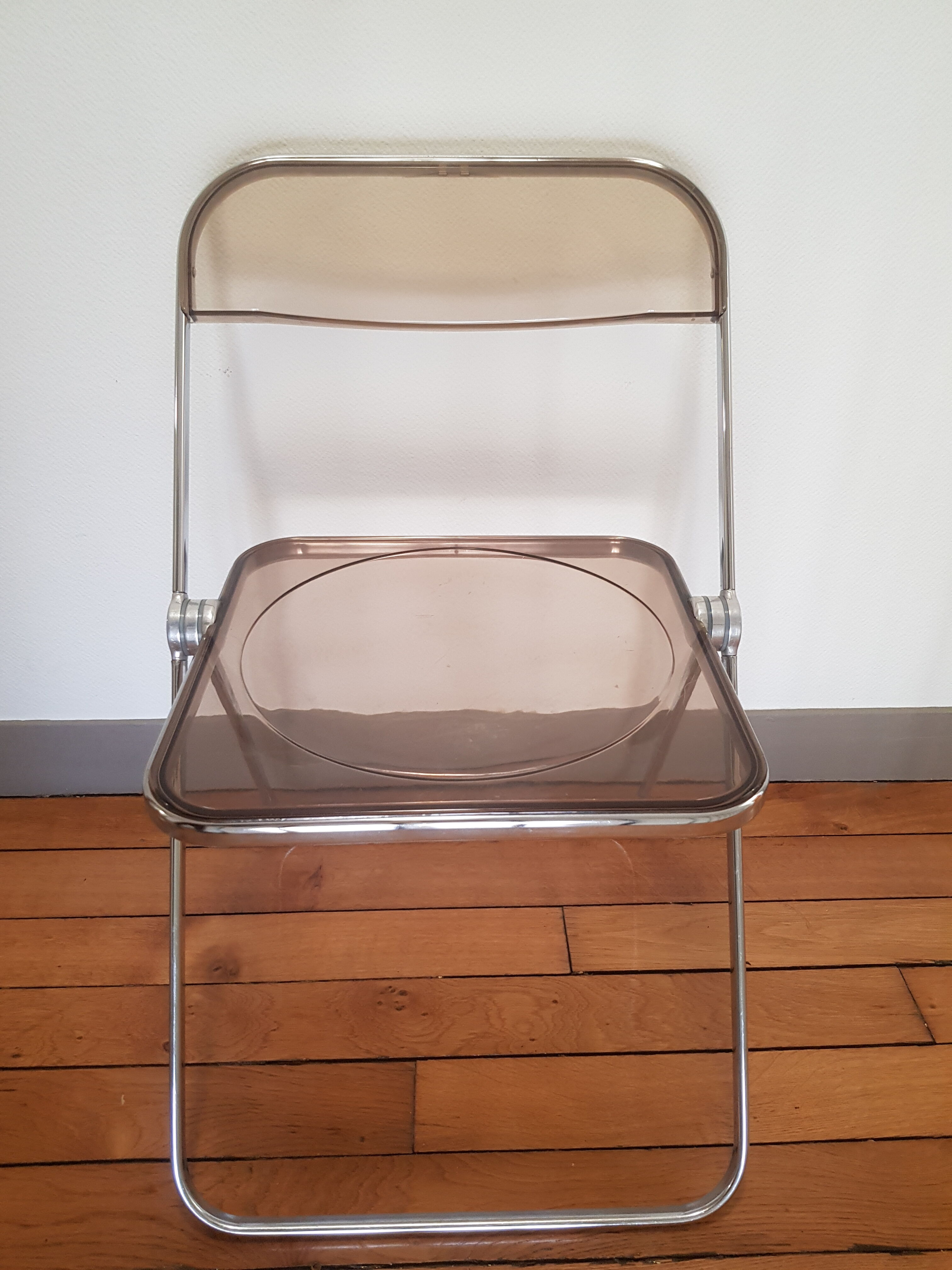 Plia folding chair by Giancarlo Piretti for Castelli