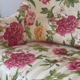 Canapé crapaud ancien rénové – tissu schintz aux pivoines et chinoiseries