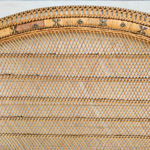 Braided rattan headof