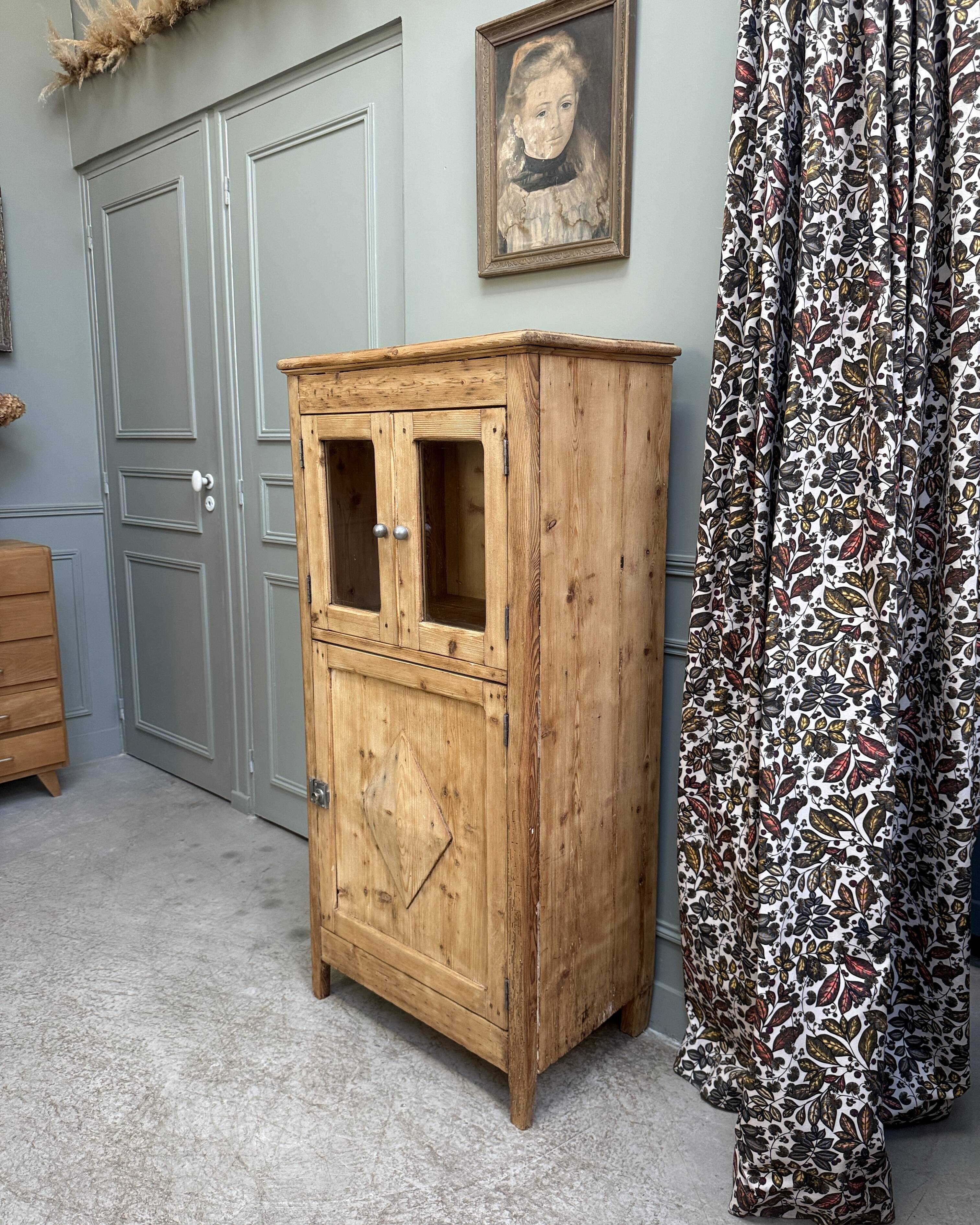 Small vintage dresser chic country (renovated)