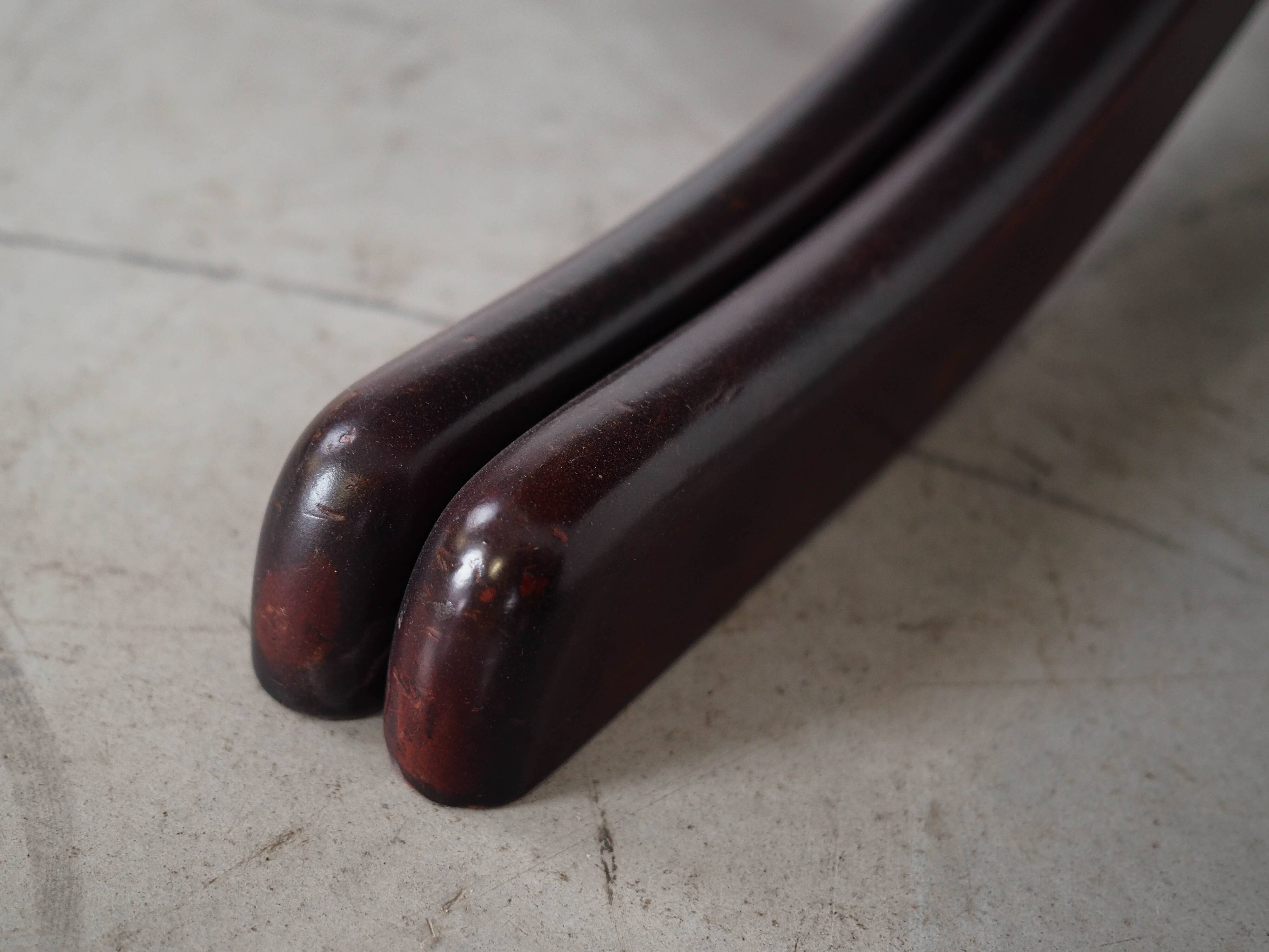 Round mahogany table, Danish design, 1970s, manufactured in Denmark