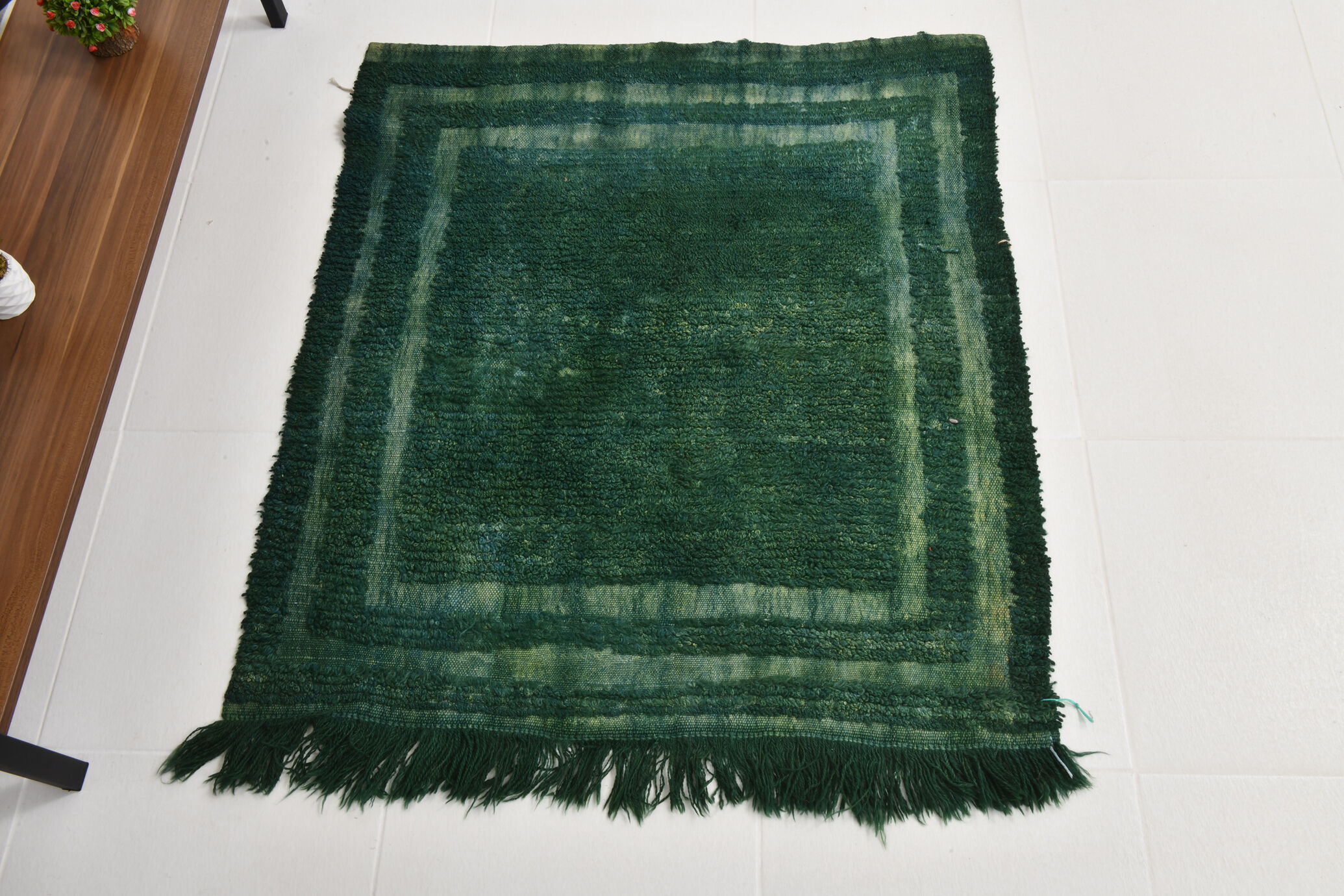 3x3 square green vintage rug 94x105cm