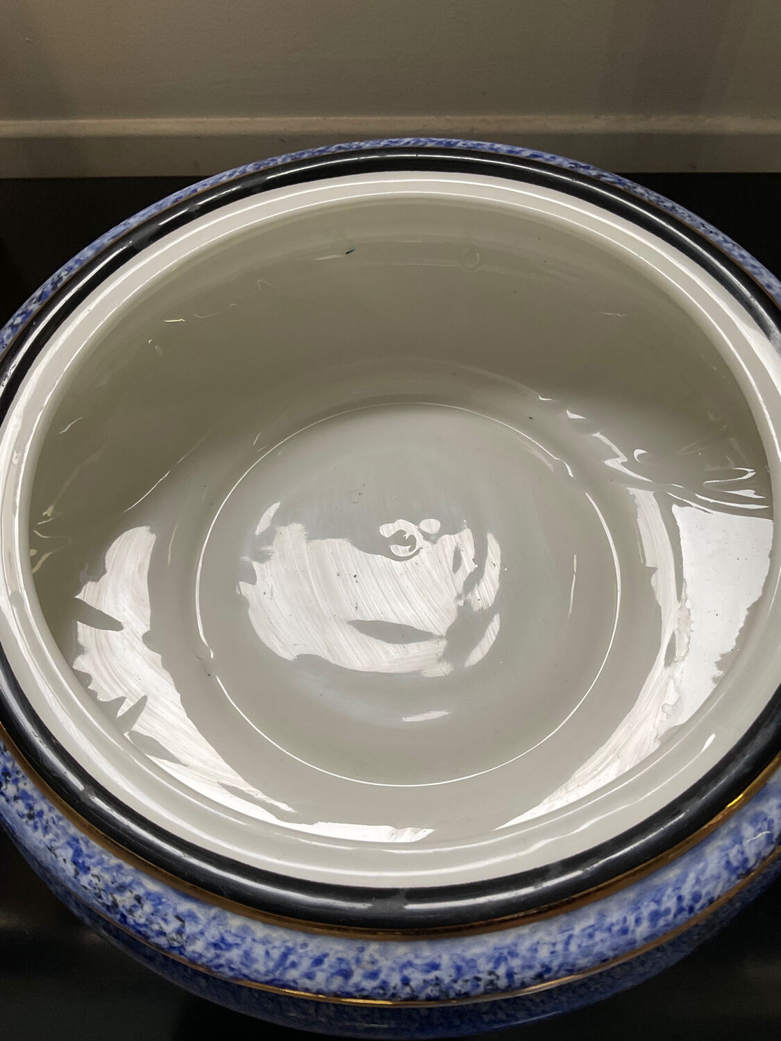 Vintage standing candy in glazed porcelain
