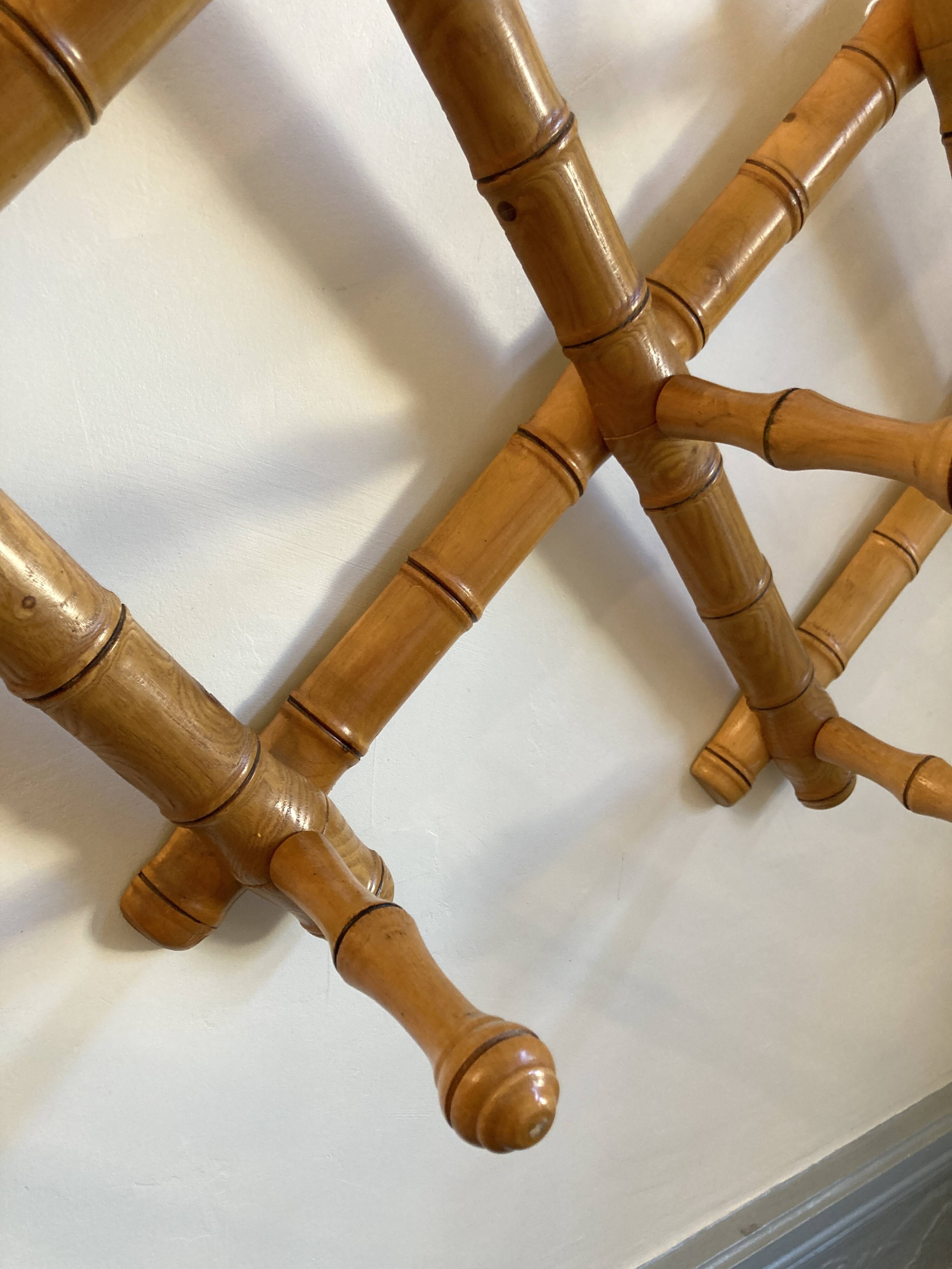 Porte-manteau ancien à 13 patères