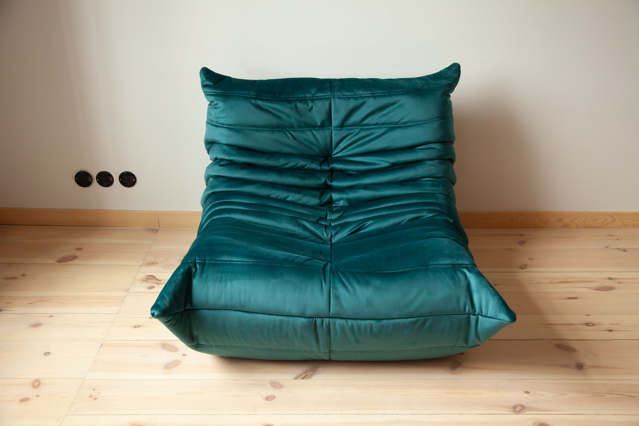 Togo armchair model designed by Michel Ducaroy 1973