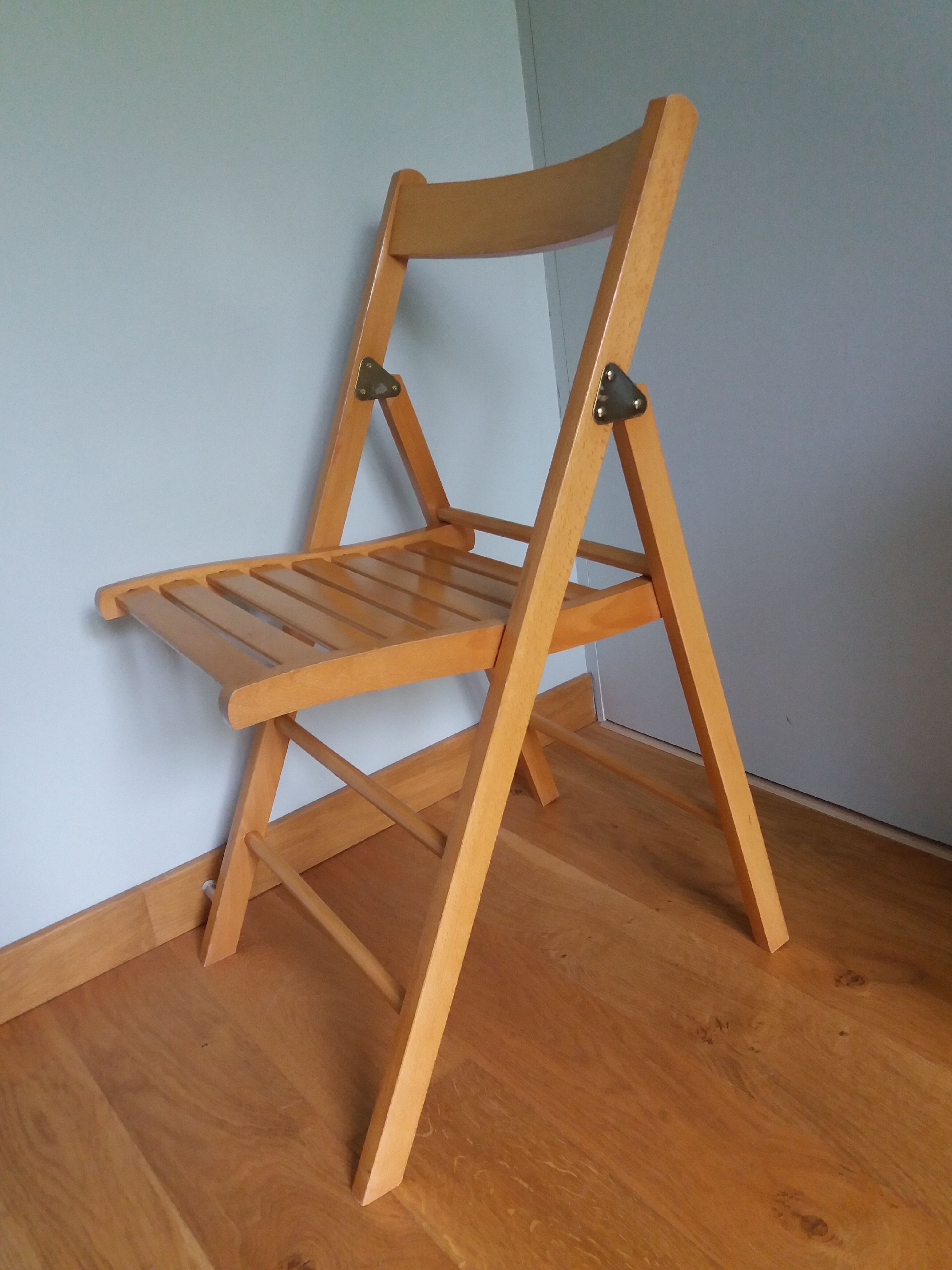 Wooden folding chair