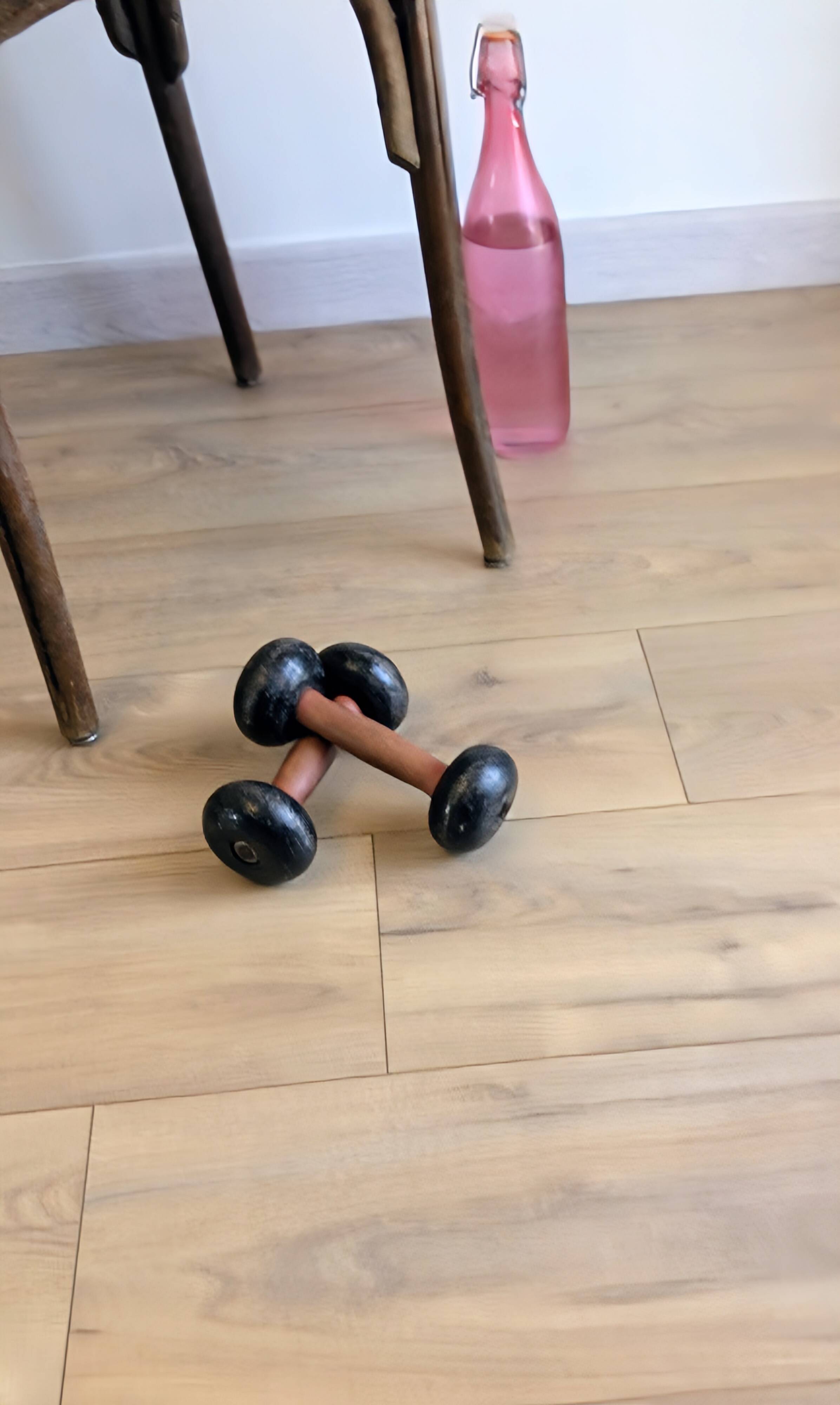 Vintage 2 kg cast iron and wood dumbbell set
