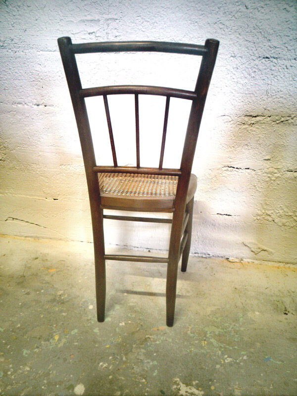 Chaise de bistrot cannée