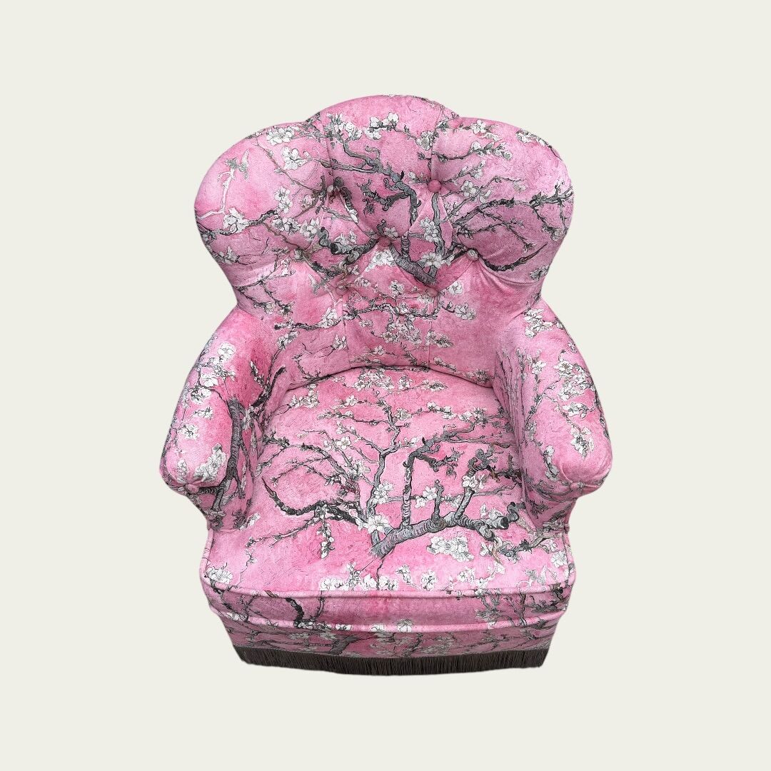 Vintage pink frog chair