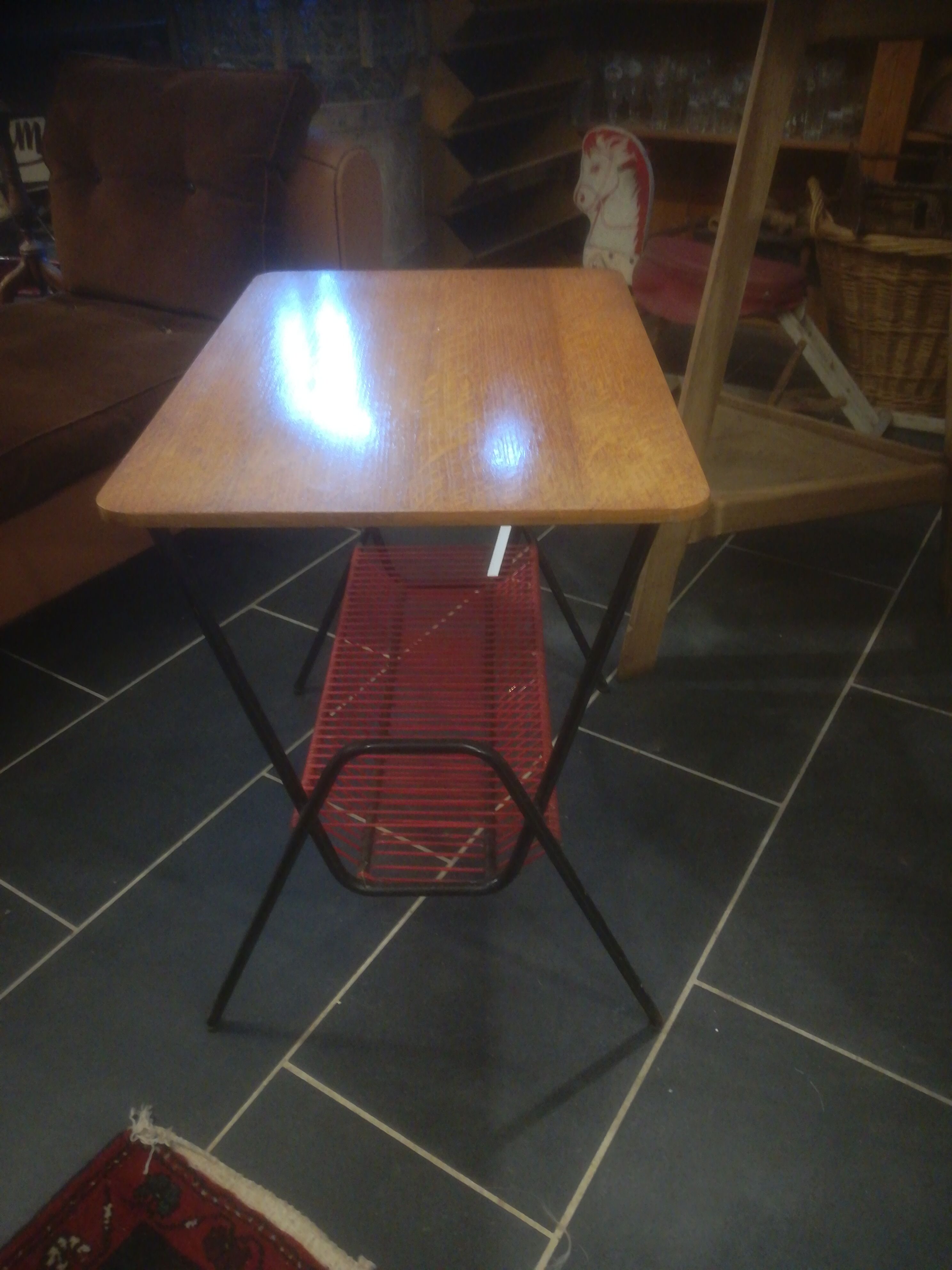 Table scoubidou