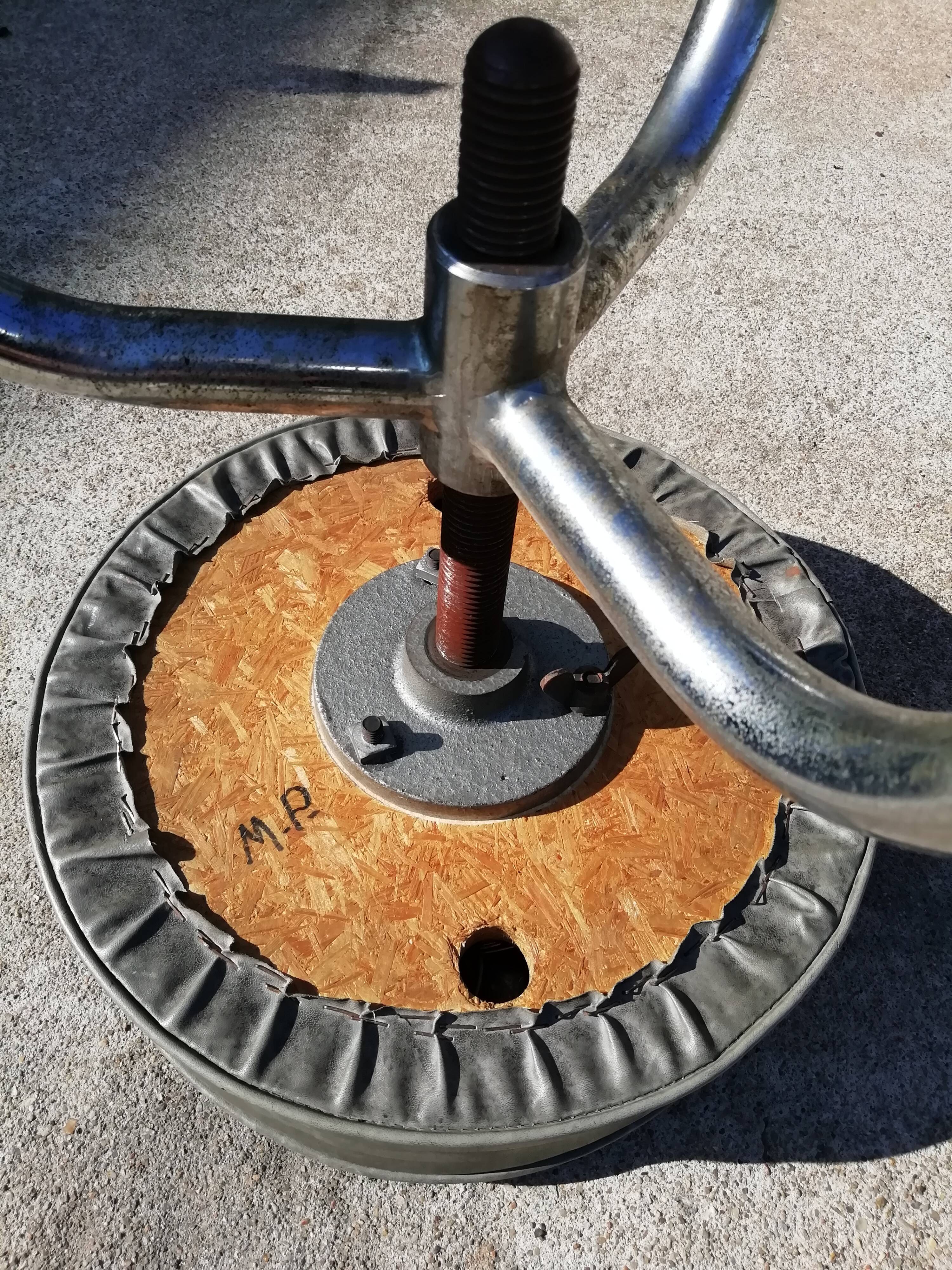 Tripod industrial stool