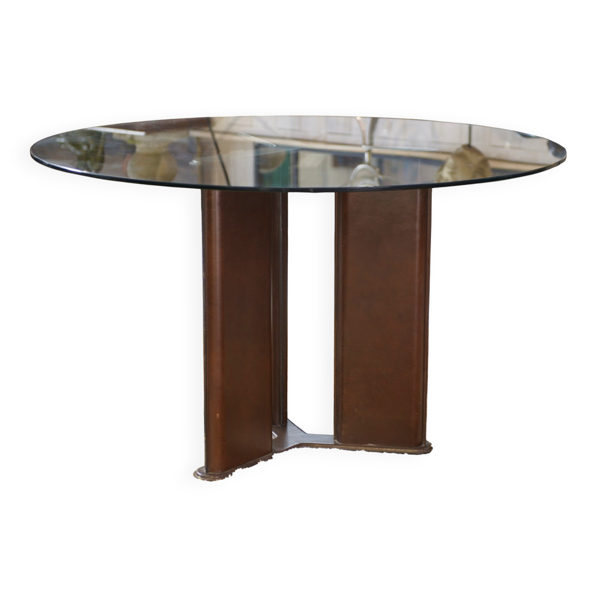 Circular table by Tito Agnoli for Matteo Grassi, base covered in brown leather, 1970s.