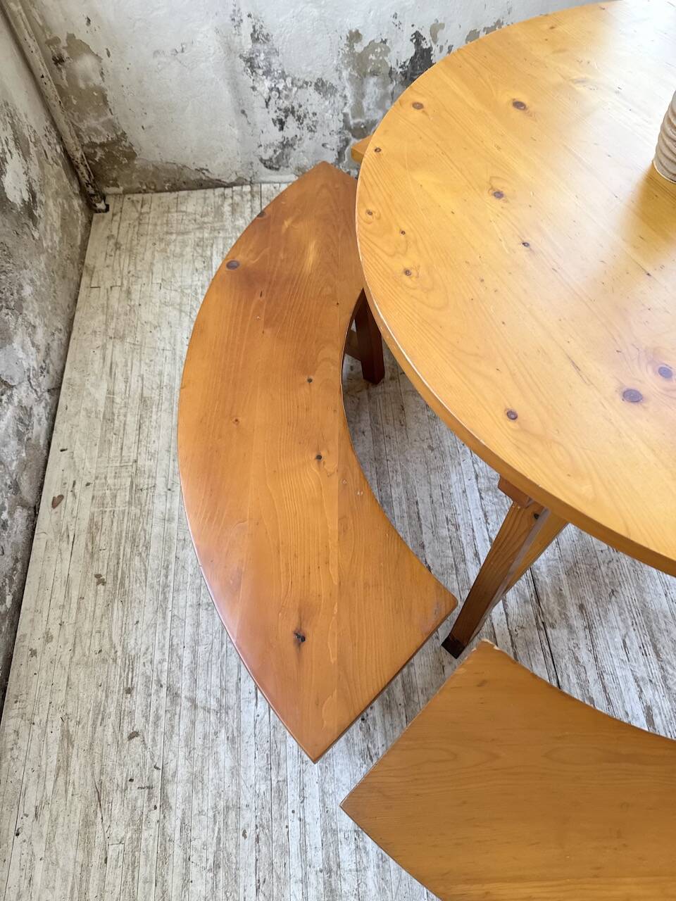 Set of round table and 4 rounded benches, 1950