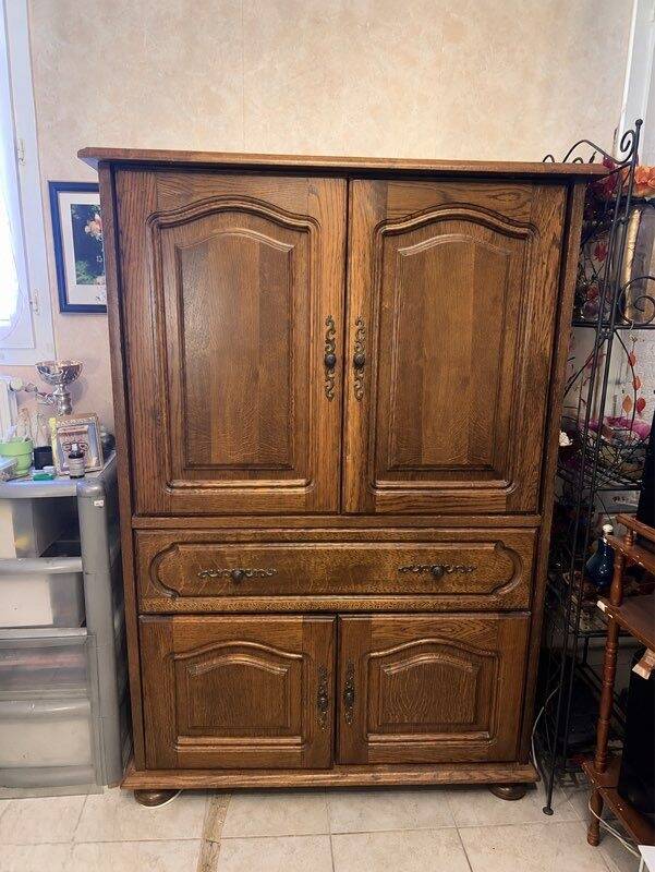 Large TV unit / storage in oak style wood