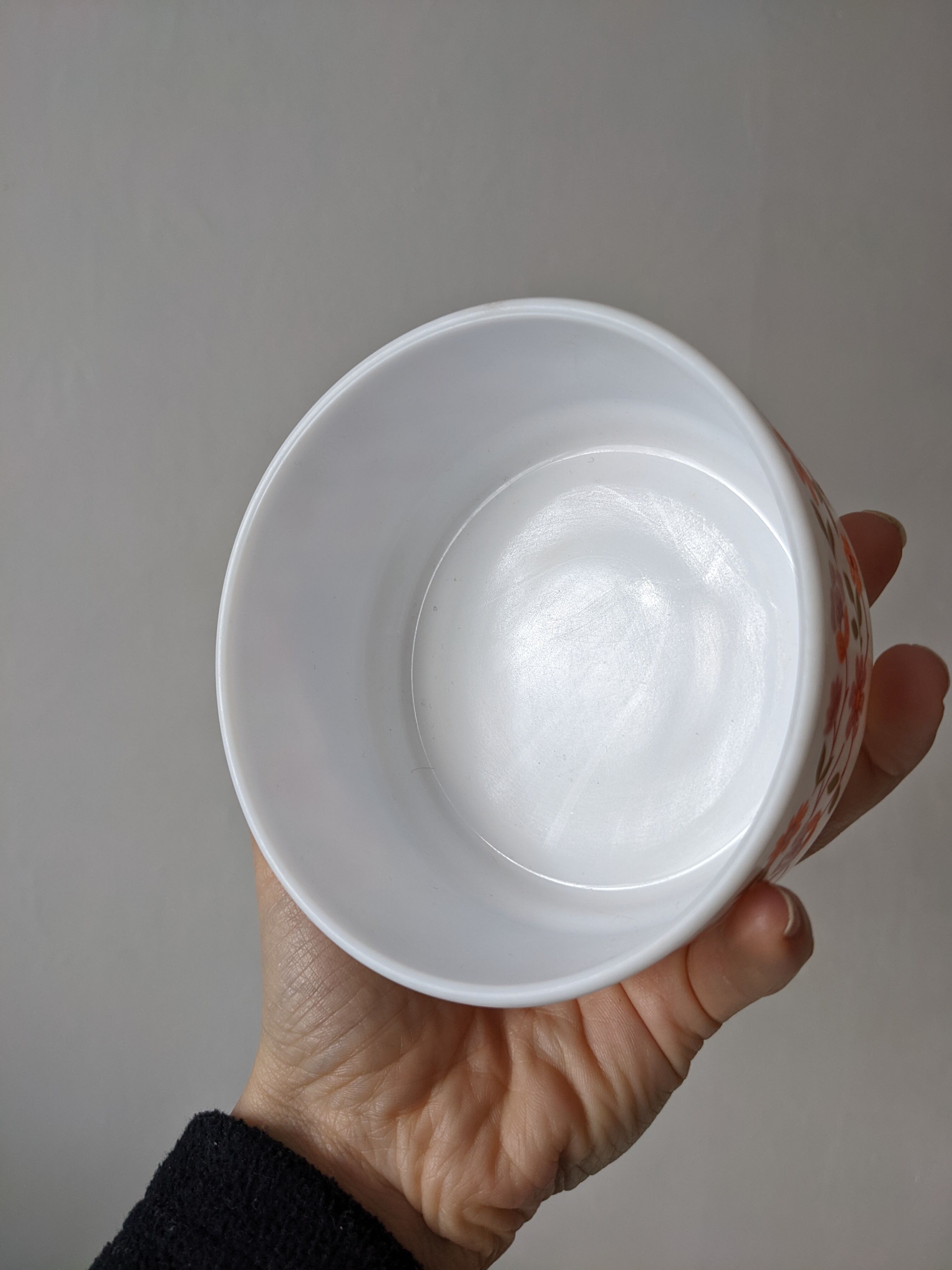 Beautiful Ramequin Vintage Arcopal France Design Scania in very good condition light wear