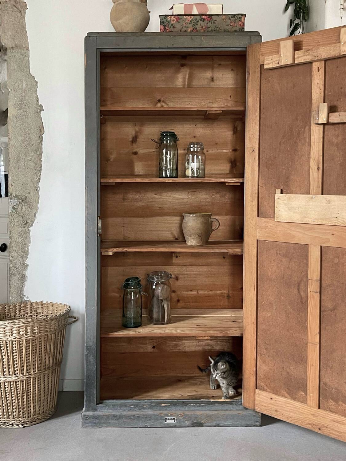 Workshop bonnet maker