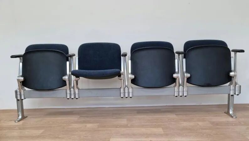 Mid-Century Four-Seater Bench Castelli, Axis 3000, Giancarlo Piretti, Italy, 1970s