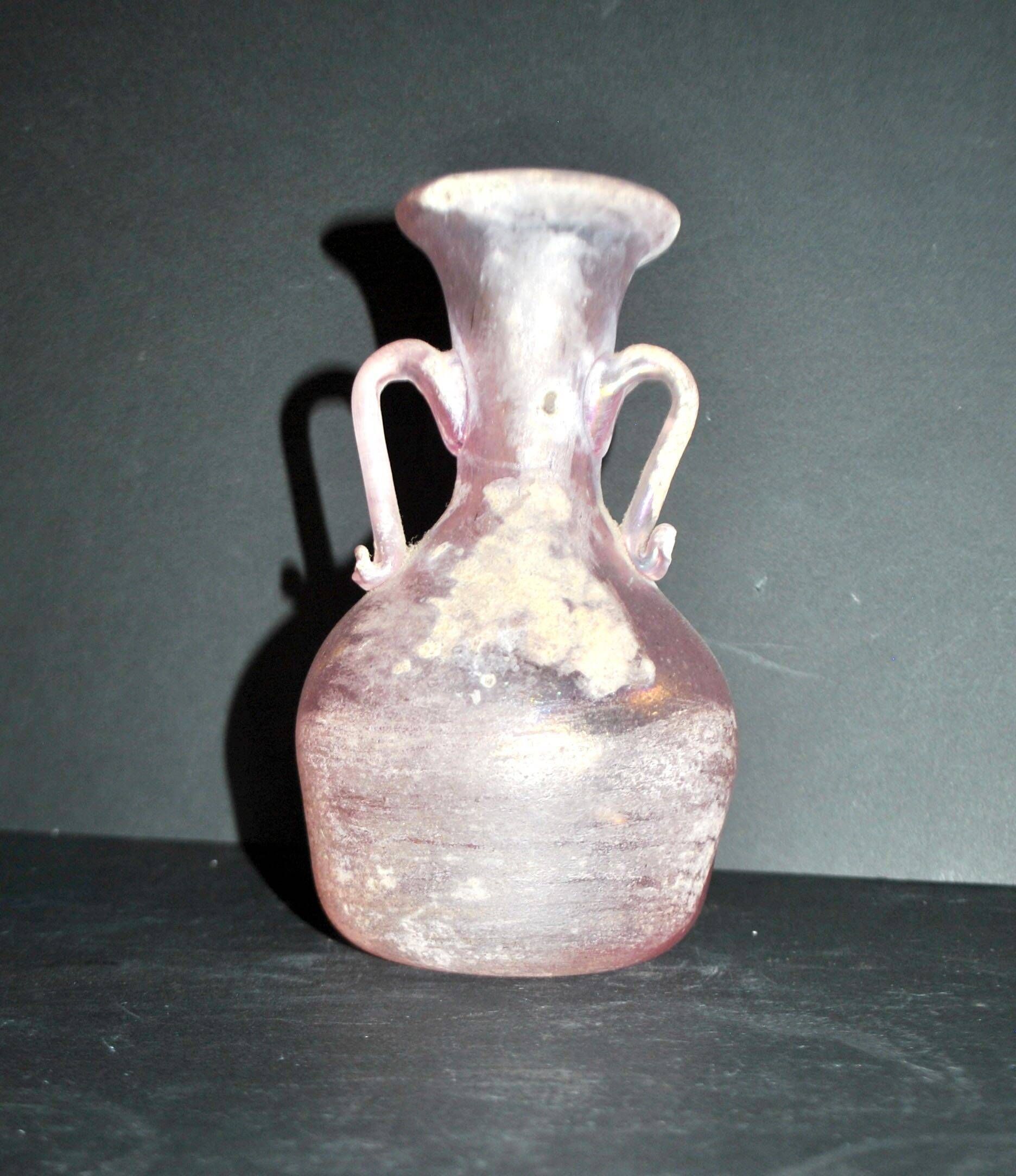 Antique amphora vase in iridescent pink blown glass – Murano, Italy, 20th century