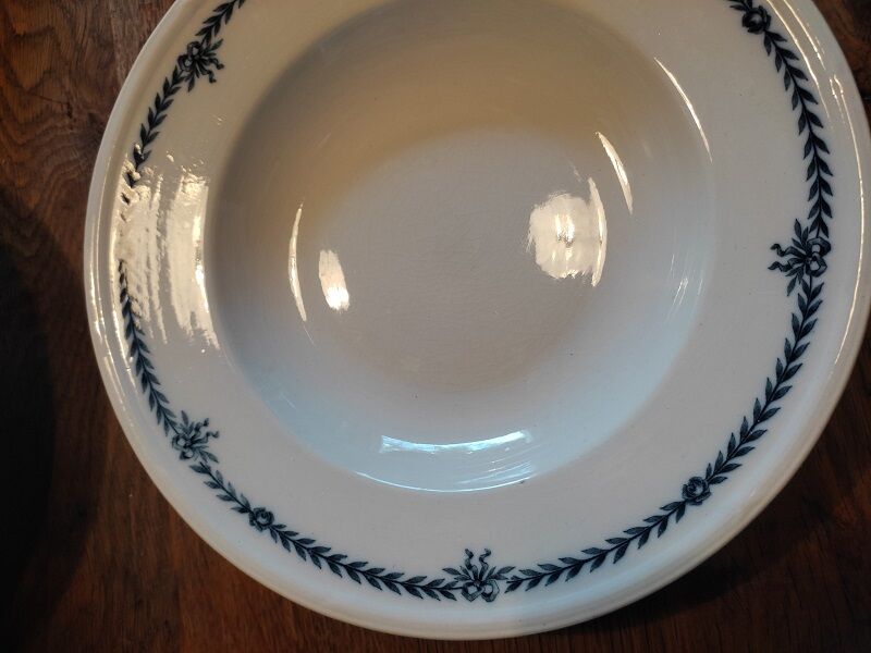 Hollow plates blue decoration Villeroy Bosch dp 0223227