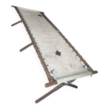 Camp bed / folding bed