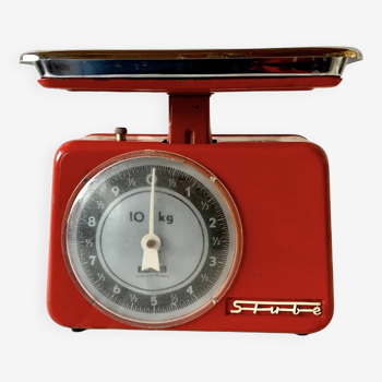 Stube vintage red lacquered metal kitchen scale - force 10